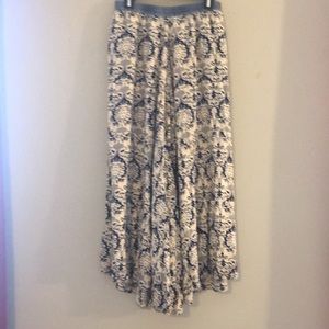 Beautiful, wears like a maxi skirt is pant